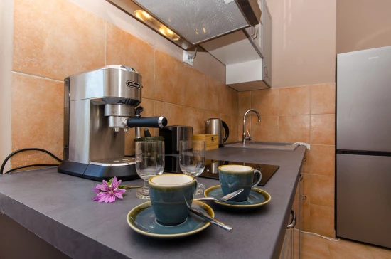 Apartmán Střední Dalmácie - Kaštela DA 8100 N1