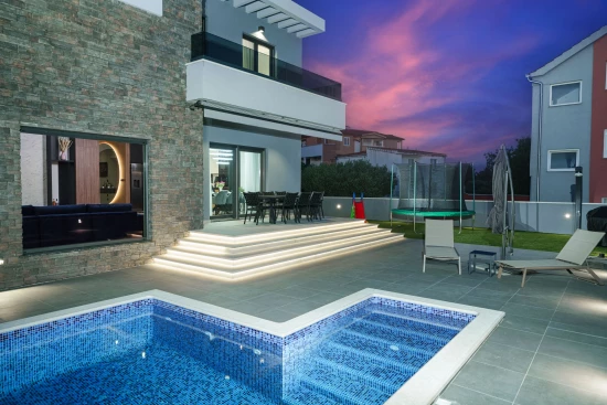 Vila Severní Dalmácie - Tribunj (Vodice) DA 8103 N1