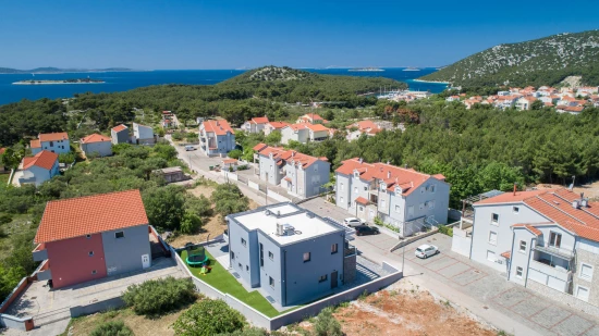 Vila Severní Dalmácie - Tribunj (Vodice) DA 8103 N1