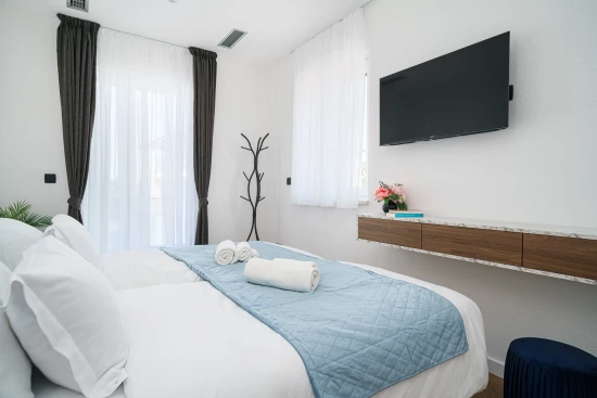 Vila Severní Dalmácie - Tribunj (Vodice) DA 8103 N1