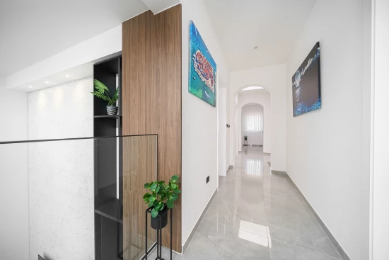 Vila Severní Dalmácie - Tribunj (Vodice) DA 8103 N1