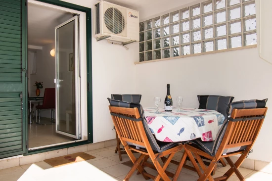 Apartmán Severní Dalmácie - Tribunj (Vodice) DA 8115 N1