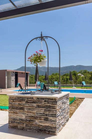 Vila Střední Dalmácie - Kostanje DA 8120 N1