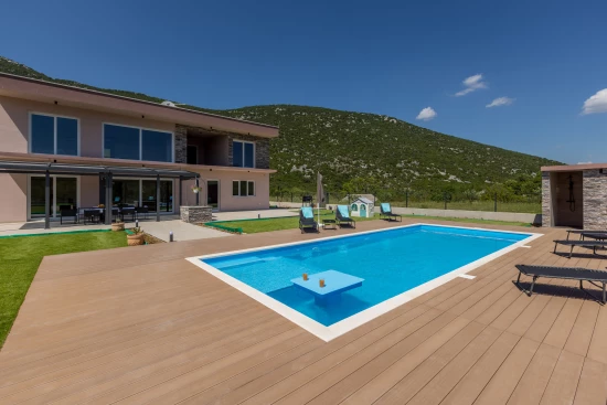 Vila Střední Dalmácie - Kostanje DA 8120 N1