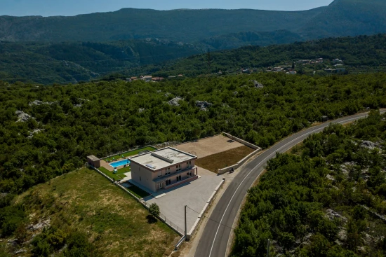 Vila Střední Dalmácie - Kostanje DA 8120 N1