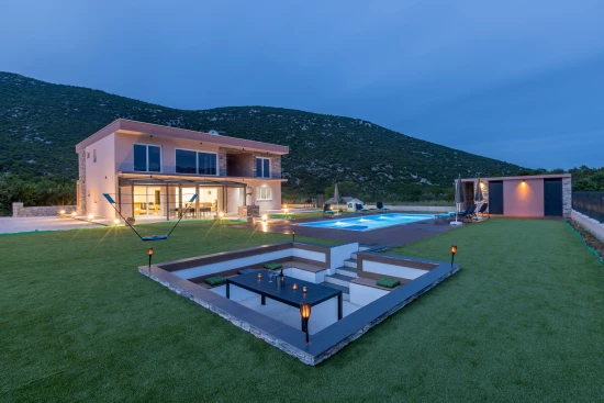 Vila Střední Dalmácie - Kostanje DA 8120 N1