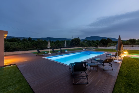 Vila Střední Dalmácie - Kostanje DA 8120 N1