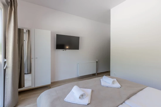 Vila Střední Dalmácie - Kostanje DA 8120 N1