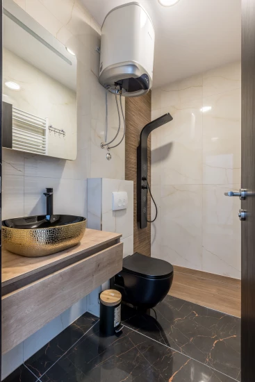 Vila Střední Dalmácie - Kostanje DA 8120 N1