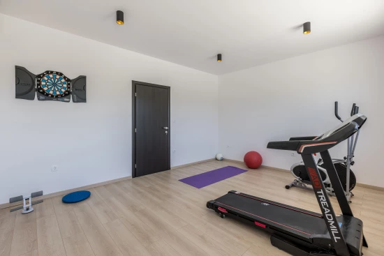 Vila Střední Dalmácie - Kostanje DA 8120 N1