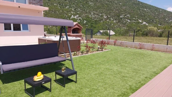 Vila Střední Dalmácie - Kostanje DA 8120 N1