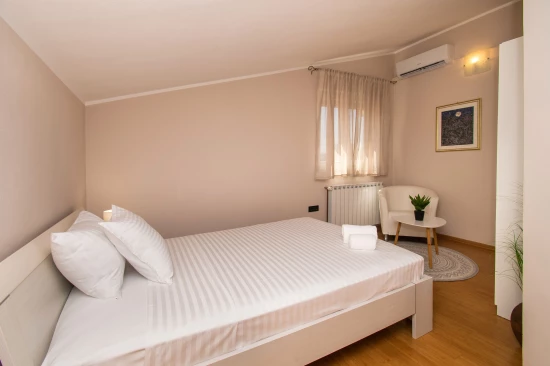 Vila Severní Dalmácie - Šibenik DA 8150 N1