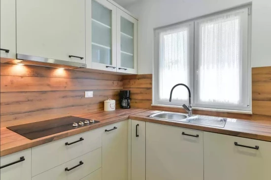 Vila Severní Dalmácie - Privlaka DA 8155 N1