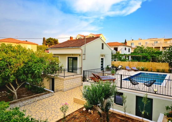 Domek Ostrov Brač - Supetar OS 10051 N1