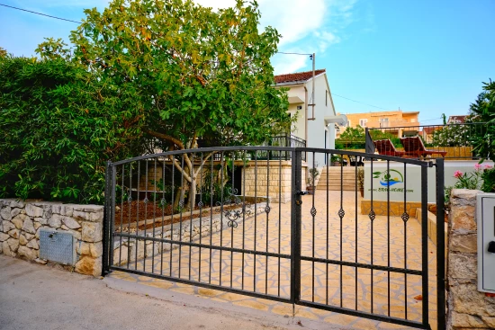 Domek Ostrov Brač - Supetar OS 10051 N1