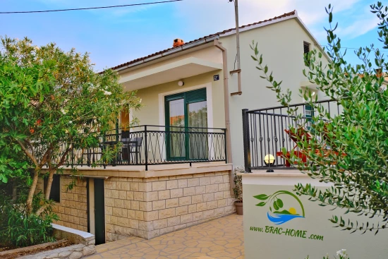 Domek Ostrov Brač - Supetar OS 10051 N1