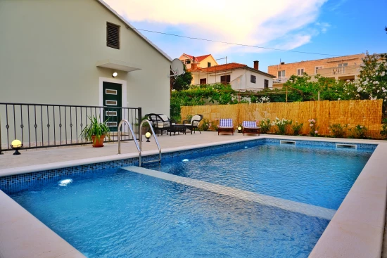 Domek Ostrov Brač - Supetar OS 10051 N1