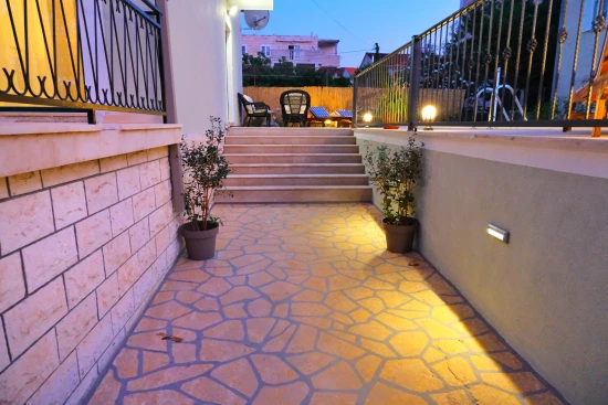 Domek Ostrov Brač - Supetar OS 10051 N1