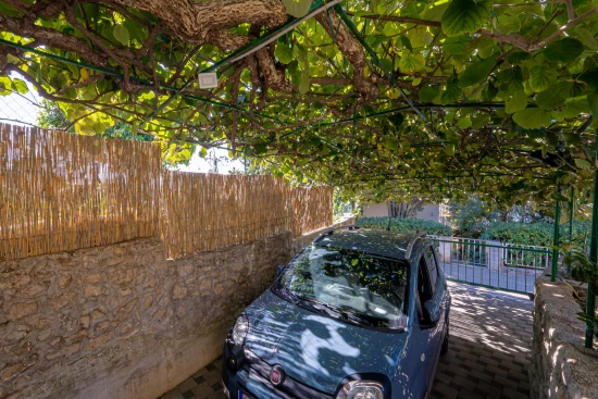 Apartmán Střední Dalmácie - Okrug Gornji DA 8158 N1