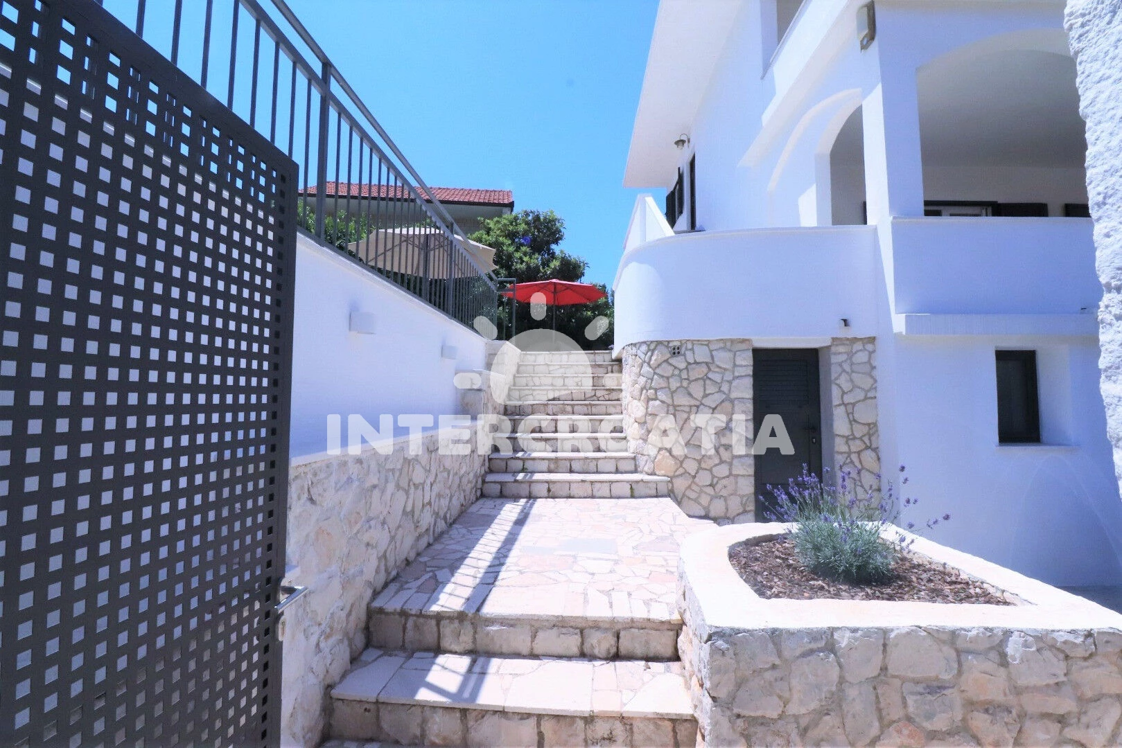 Domek Střední Dalmácie - Okrug Gornji DA 8174 N1