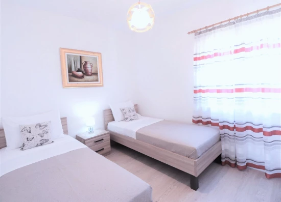 Domek Střední Dalmácie - Okrug Gornji DA 8174 N1