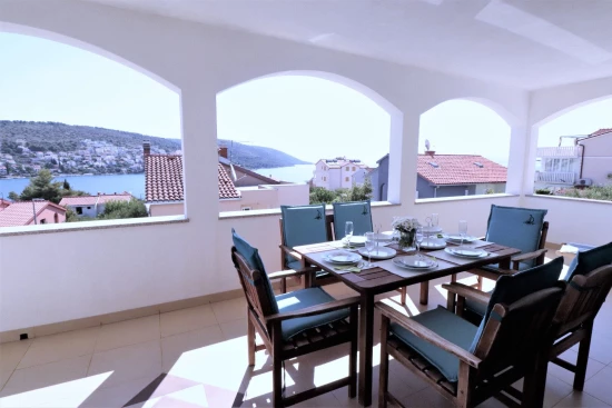 Domek Střední Dalmácie - Okrug Gornji DA 8174 N1