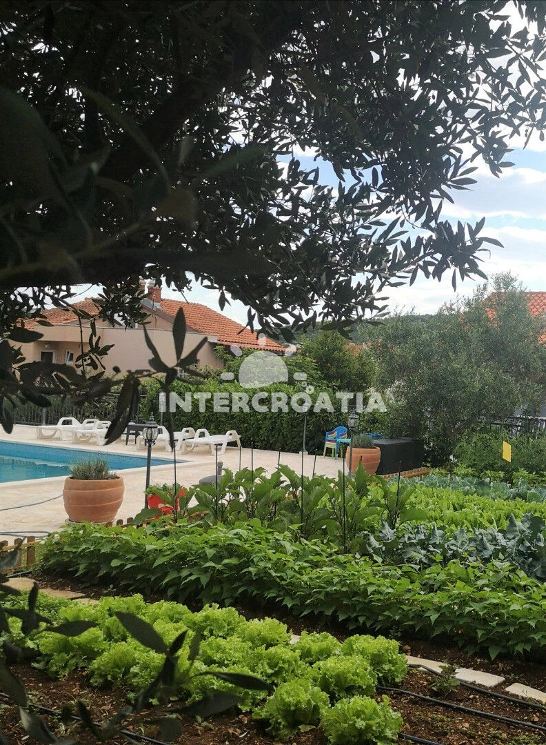 Domek Střední Dalmácie - Okrug Gornji DA 8174 N1