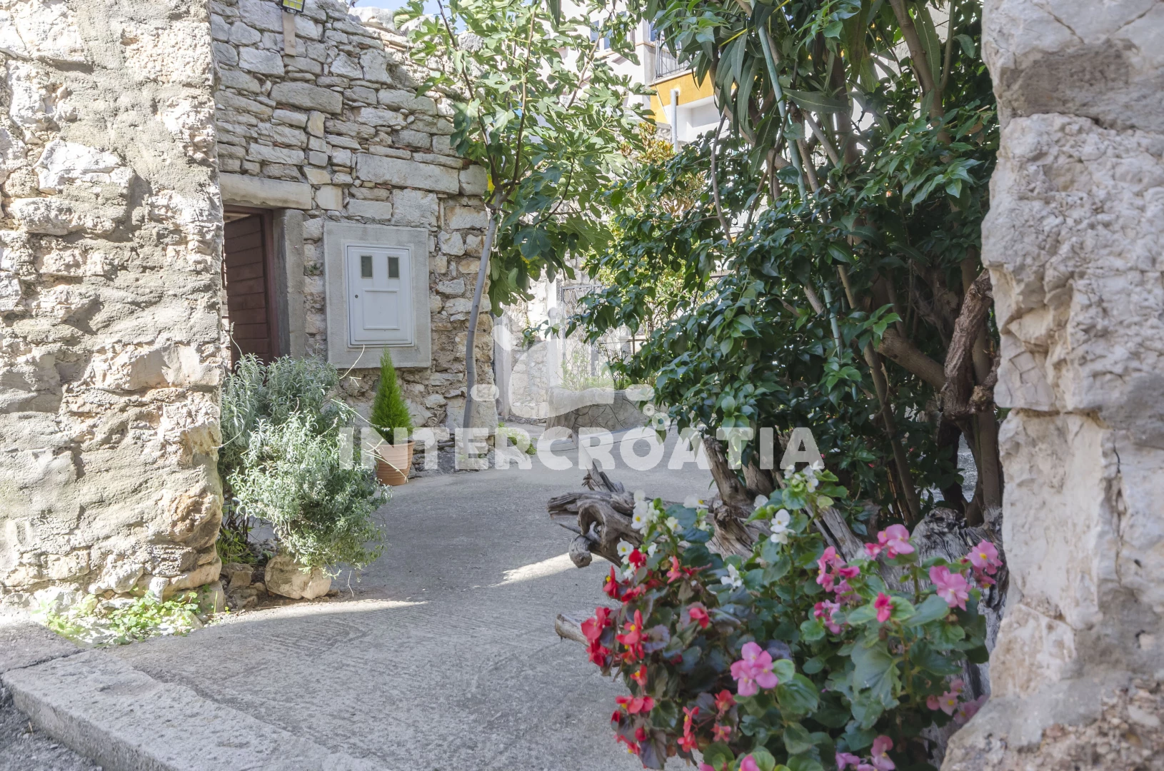 Domek Severní Dalmácie - Tribunj (Vodice) DA 8182 N1