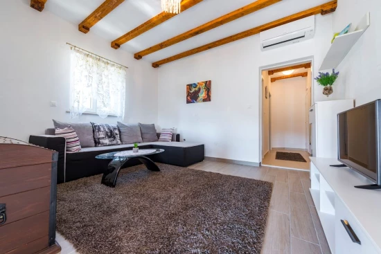 Vila Jižní Dalmácie - Mravnica (Mravinca) DA 8184 N1