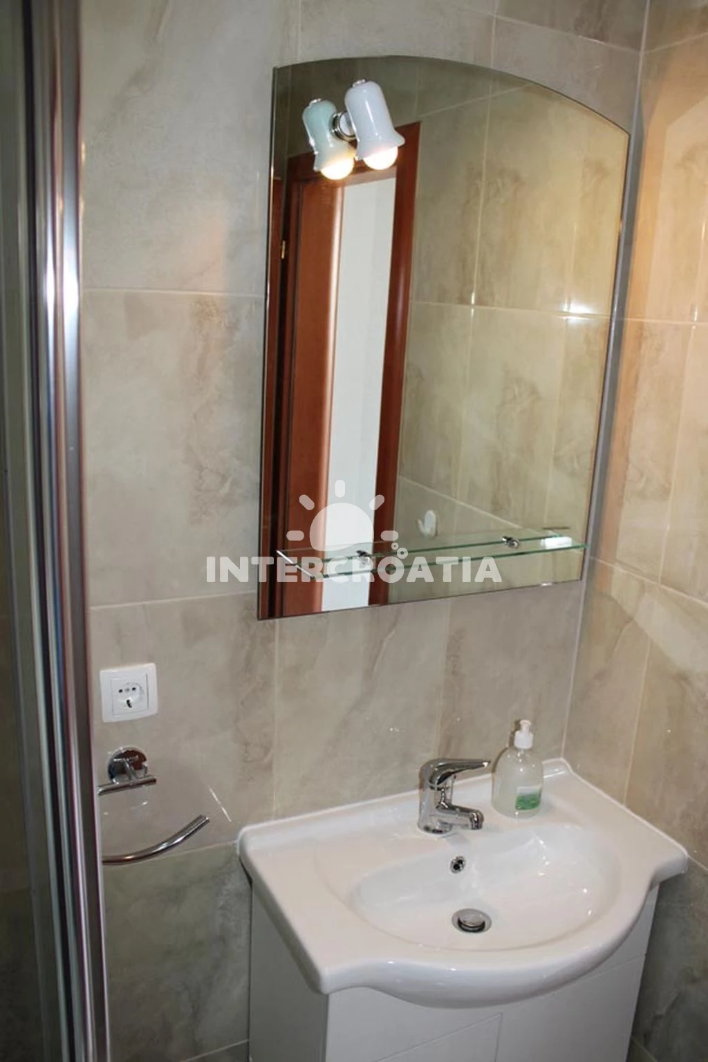 Apartmán Střední Dalmácie - Podaca DA 8192 N1