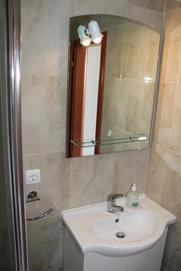 Apartmán Střední Dalmácie - Podaca DA 8192 N1