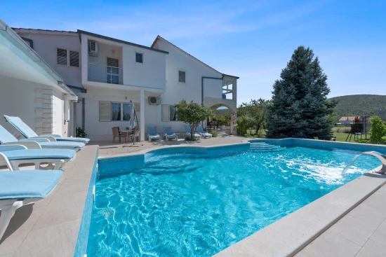 Vila Střední Dalmácie - Neorić DA 8198 N1