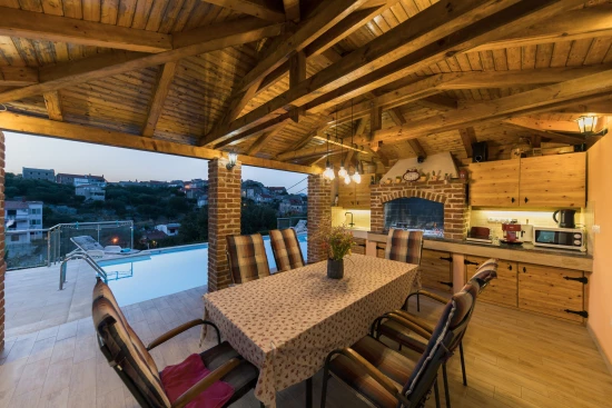 Vila Ostrov Iž - Mali Iž OS 10115 N1