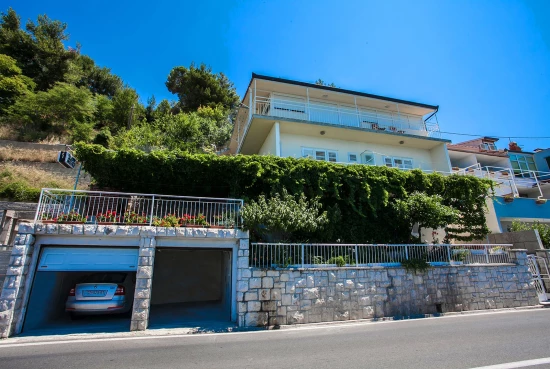 Apartmán Střední Dalmácie - Jesenice DA 8232 N1