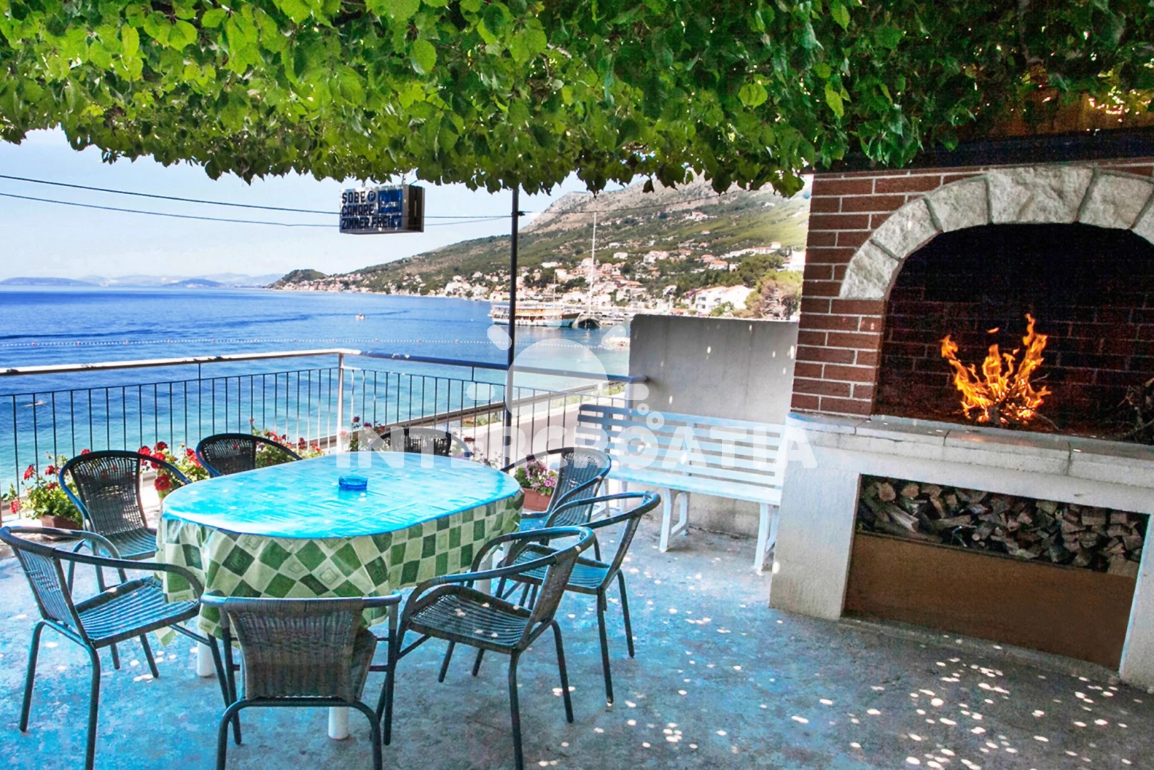 Apartmán Střední Dalmácie - Jesenice DA 8232 N1