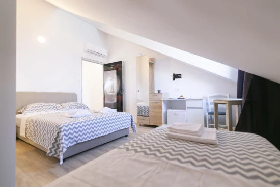 Apartmánový pokoj Ostrov Šolta - Stomorska OS 10147 N18