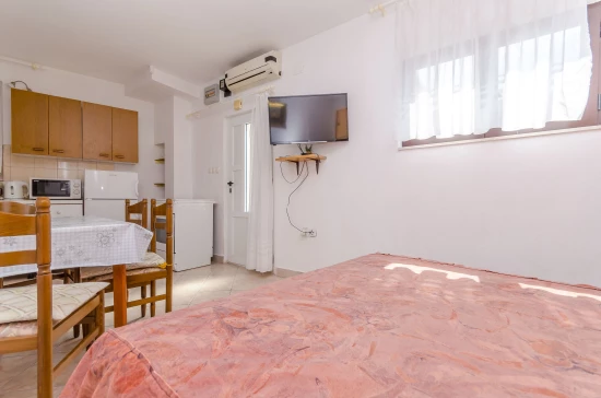 Apartmán Střední Dalmácie - Okrug Gornji DA 8243 N3