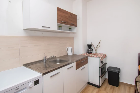 Domek Severní Dalmácie - Lišane Tinjske DA 8257 N1