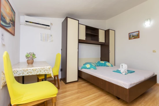 Apartmán Střední Dalmácie - Mali Rat DA 8275 N1