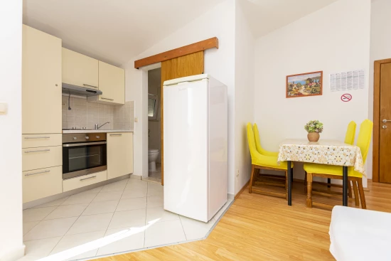 Apartmán Střední Dalmácie - Mali Rat DA 8275 N2