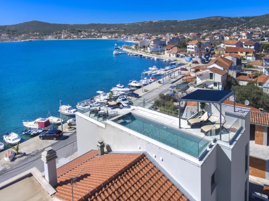 Vila Střední Dalmácie - Vinišće DA 8283 N1