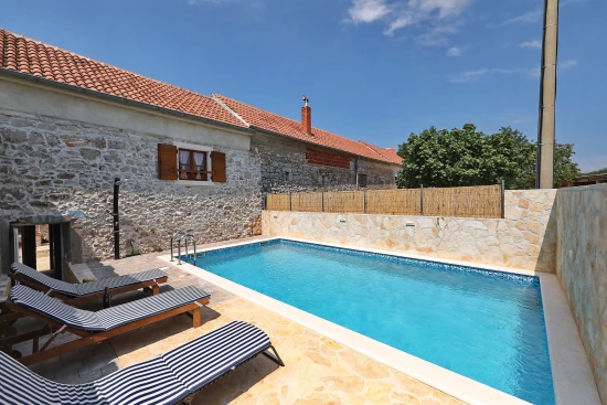 Vila Severní Dalmácie - Nadin DA 8285 N1