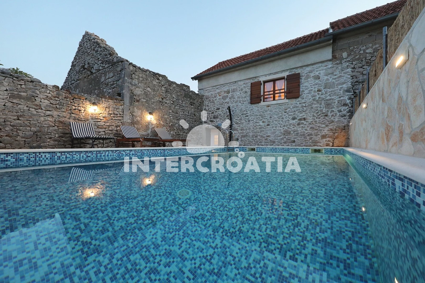 Vila Severní Dalmácie - Nadin DA 8285 N1