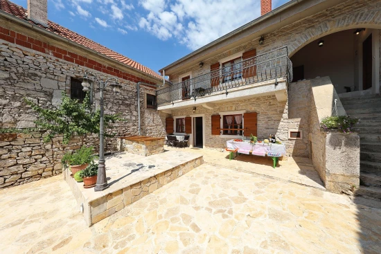 Vila Severní Dalmácie - Nadin DA 8285 N1