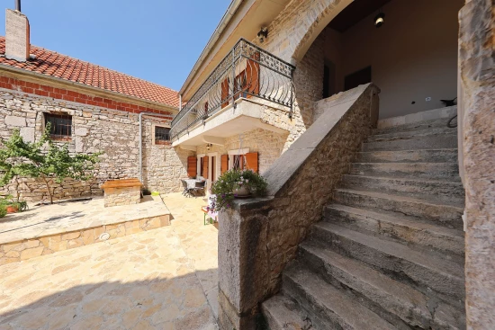 Vila Severní Dalmácie - Nadin DA 8285 N1