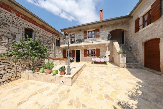 Vila Severní Dalmácie - Nadin DA 8285 N1