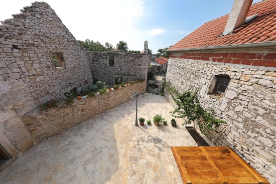 Vila Severní Dalmácie - Nadin DA 8285 N1