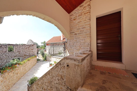 Vila Severní Dalmácie - Nadin DA 8285 N1