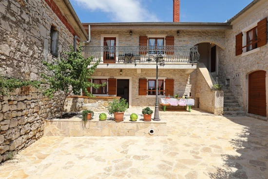 Vila Severní Dalmácie - Nadin DA 8285 N1