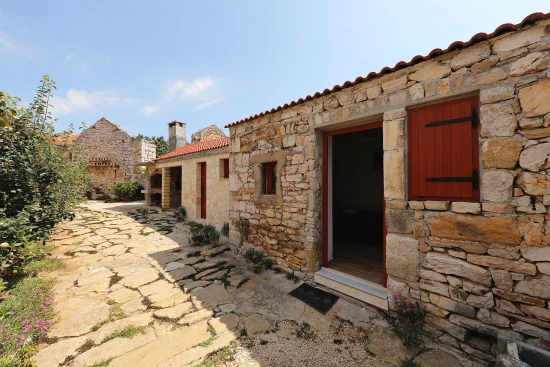 Vila Severní Dalmácie - Nadin DA 8285 N1